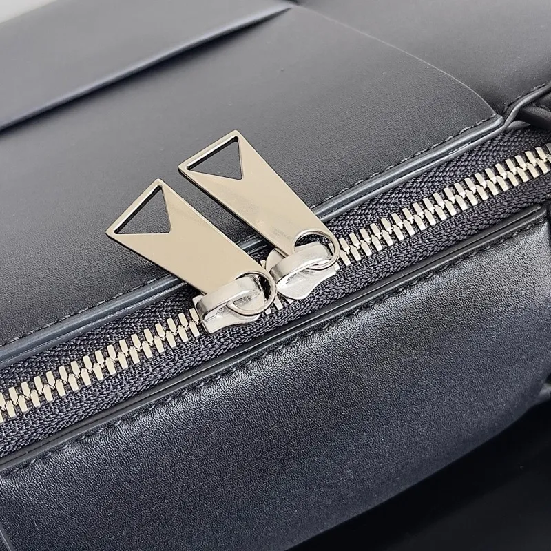 All categories 💚 Authentic bags 💚 BV 2025 new Bottega Veneta large plaid woven men's briefcase